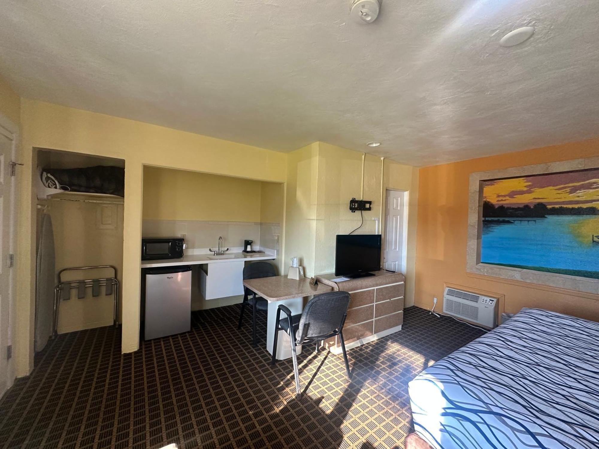 Motel Super By Oyo Daytona Near Airport